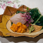 うを徳 - 2019.9 お造り（明石の鯛、鯛の皮、釧路バフウンウニ）