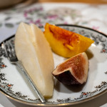 うを徳 - 2019.9 フルーツ盛り（洋梨「オーロラ」、黄金桃、山城無花果）