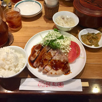 個室中華 頤和園 溜池山王店 - 豚肉の生姜焼き