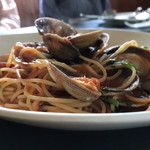 ペコリーノ - 北海道産のあさり。トマトの酸味との相性抜群。