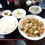 餃子太郎 - 鶏肉醤油炒め定食