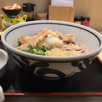うどんば しん - きつね天ぶっかけ冷750円（税込）　※少し角度を変えて