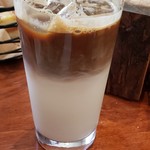 ベーカリーキッチン ラッグルッピ - アイスカフェラテ