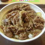 Sukiya - いつ食べても変わらない味　良く言うと味にブレがないってことかな　牛丼大盛380円に感謝（笑）