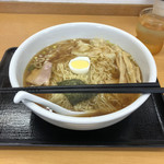 らーめんどんぐり - ワンタンめん、850円。