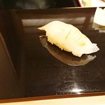 鮨 竜介 - 鮃の昆布〆