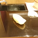 鮨 竜介 - たいら貝