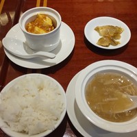 個室中華 頤和園 京橋店 - ランチセットのフカヒレスープ、麻婆豆腐