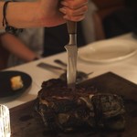 アルベロ ネロ - "炭火焼きTボーンビステッカ"