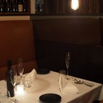 アルベロ ネロ - テーブル席