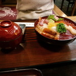 伊澤家 - 海鮮丼普通盛り