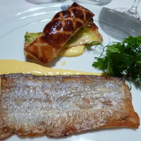ブラッスリー ポール・ボキューズ 大丸東京 - 千葉県銚子産太刀魚のポアレ　ポアロ―葱のパイ包み焼き