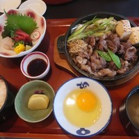 荒井屋 本店 - 牛鍋定食＋お刺身