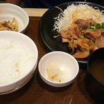 ガスト - ｶﾞｽﾄの豚肉の生姜焼き647円&Cｾｯﾄ(ご飯･味噌汁･小鉢･漬物)377円