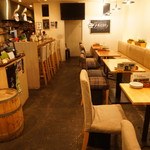 ARCH seaside cafe&bar - 内観写真:テーブル席は最大24名様のご利用がいただけます