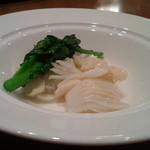 萬珍軒 本店 - イカ、ホタテ、ユリ根のあっさり炒め