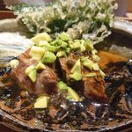 もと井 - 牛シャトーブリアンの炭火焼き、アボガド、えごまの葉