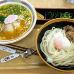 Udon To Chuu Ka Soba Chikara Sanri Buitsu Kai Chi Ten - 「新元味　煮玉子中華」と「冷やし肉ぶっかけうどん（1.5玉）」