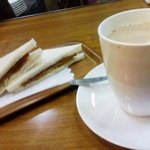 カリーナ - カフェオレとハムカツサンド