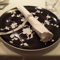 レザンファン ギャテ - ショープレート。ナプキンのリボンが素敵。