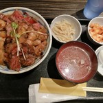 金沢肉食堂 10&10 - 4種の肉丼(スープ、ナムル、キムチ、温泉卵付)　1080円