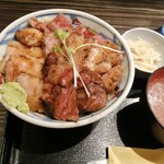 金沢肉食堂 10&10 - 4種の肉丼　ご飯中