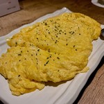 赤坂コバチ - チーズオムレツ。
