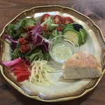 soup - 料理写真:サラダとフォカッチャのベジプレート