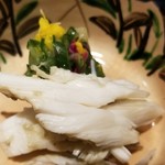 馳走 啐啄一十  - (03)渡り蟹(山口県宇部市産・雄)、胡瓜、土佐酢で
      渡り蟹の産卵期は春～夏、雄蟹の旬は夏～秋。
      雄蟹は雌蟹より身の甘みが強いのが特徴です