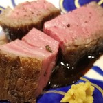 馳走 啐啄一十  - (22)松阪牛A5ランク12等級のシャトーブリアン、炭火焼きステーキ
      備長炭でじっくり焼き上げられ芳ばしく薫り立っています
      きめ細やかなサシと甘みのある脂の旨みそして肉自体の味を堪能♪ヽ(´▽｀)/