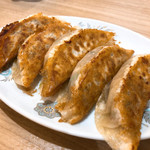 餃子は一龍 - びっくり餃子 一人前(5個) 500円税別