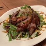 中華キッチン　ぐら - 豚肉の薄切りニンニクソース