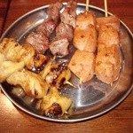 焼とん 高田屋 - 2012.2 シロコロタレ、ハラミ塩胡椒、レバみそ（シロコロ1串120円他1串100円）