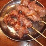 焼とん 高田屋 - 2012.2 タン塩レモン、ハツ塩（各1串100円）