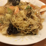  とんとんラーメン  - 五目焼そば¥900  麺