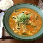 中華料理 ふじ - スタミナラーメンと半ライス