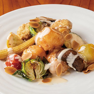 【和食】多彩な食材で作る和の創作料理。自慢の逸品が並びます。