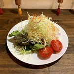 ナガタ店 - 毎度のサービスサラダ