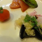 中国麺飯 勇 - ピータン香ばしくて紹興酒に合う。