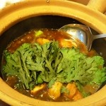 中国麺飯 勇 - 牡蠣と厚揚げの土鍋煮込み