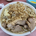 ラーメン荘 おもしろい方へ - ラーメン300g野菜少なめ 800円