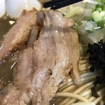 中村屋総本山 - チャーシューのアップ