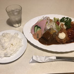 レストラン花園  - Aランチ 1050円。