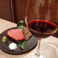 近江うし 焼肉 にくTATSU 青山本店 - 赤ワイン合わせてね