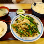 丸登食堂 - ニラ炒め定食 税込700円