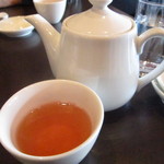 四川料理 シュン - ジャスミン茶（無料）