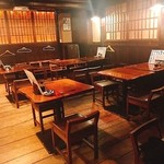 Waura Sakaba Ni - 【最大50名まで宴会・貸切可能です！】総席数72席と大人数にも対応できる店内です。豊富なテーブル席や、大人数でご利用頂けるお座敷もご用意しております。