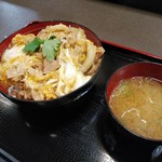 神田パーキングエリア（下り） フードコート - 鶏親子丼