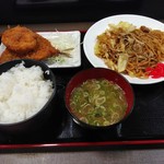 神田パーキングエリア（下り） フードコート - 「富士宮やきそばアジコロ定食」