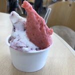 こまちcafe ボスコ - ダブル 350円
(苺シャーベット、ベリーミックス)